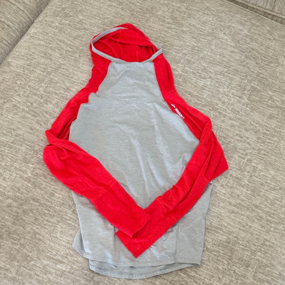 Pink and grey Brooks Running loose top